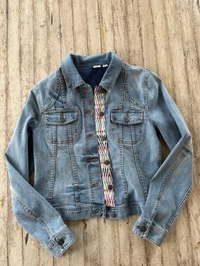 Roxy Women’s Jean Jacket with Colourful Tribal Stitching Size M Light Denim